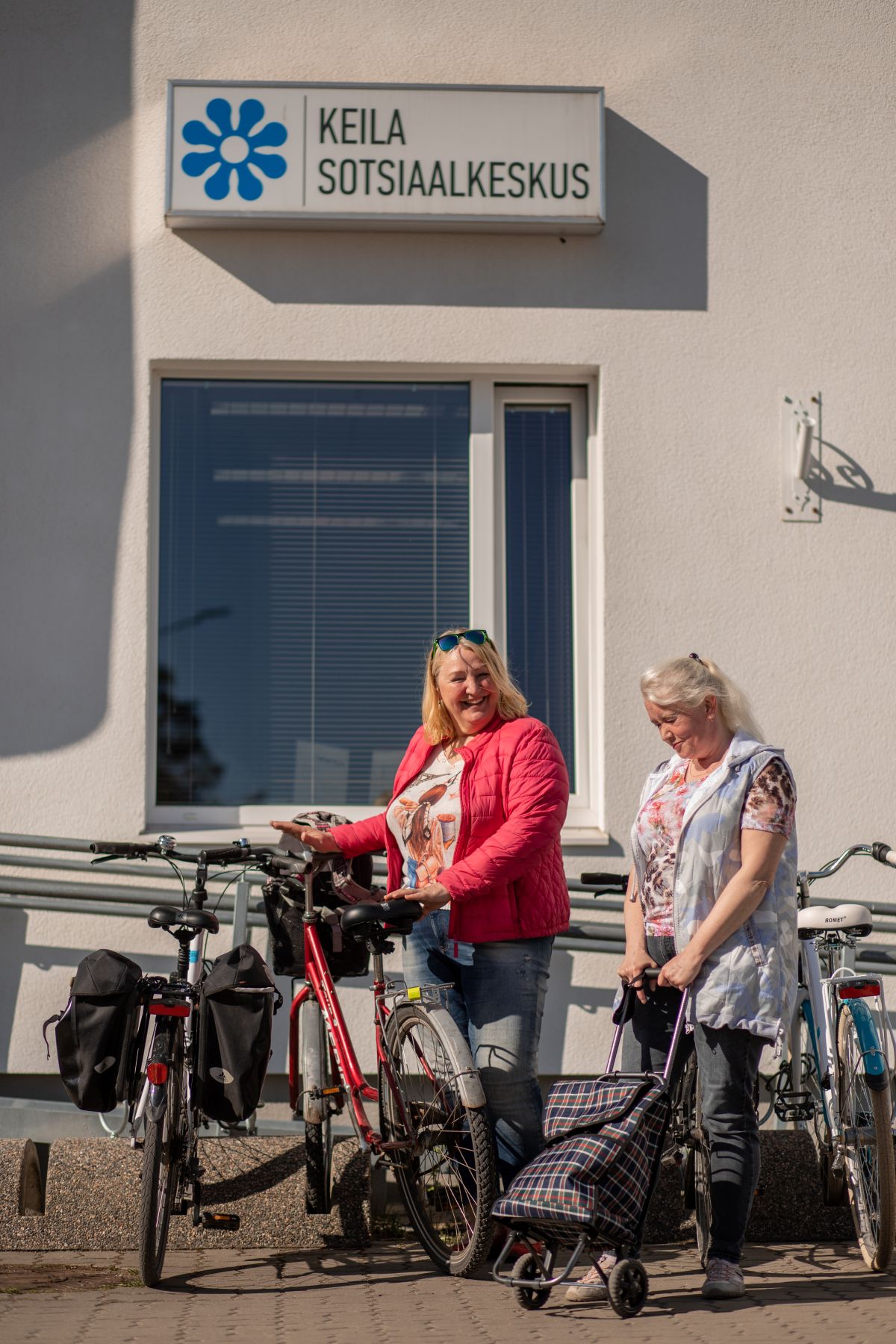 2 hooldustöötajat tööle naasmas